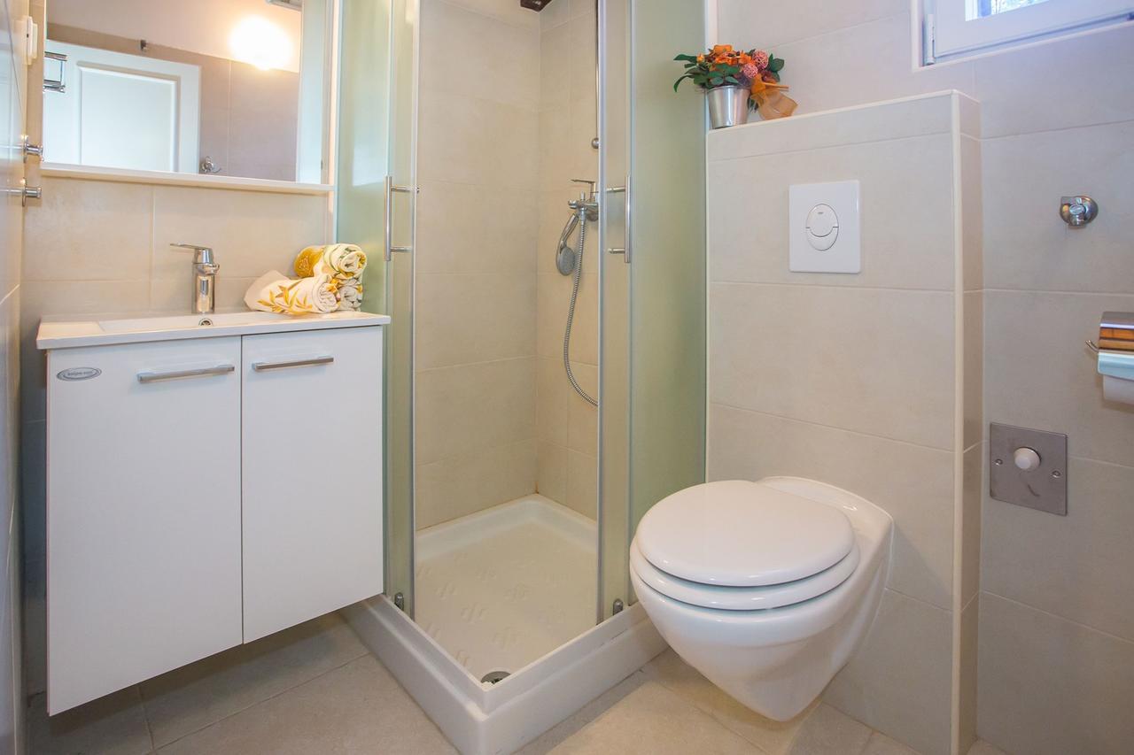 Hotel App. Fiorela à Poreč Extérieur photo