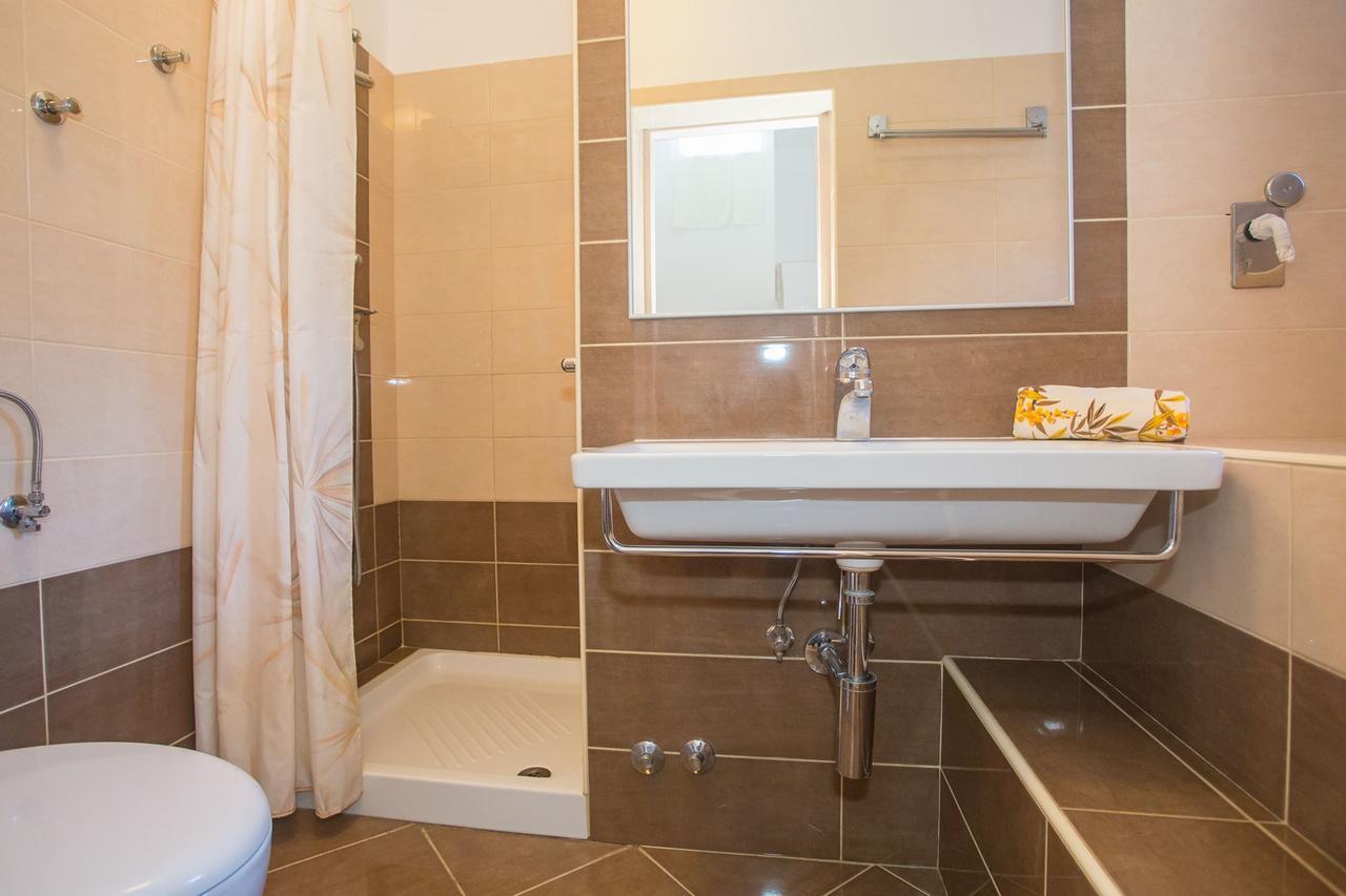 Hotel App. Fiorela à Poreč Extérieur photo